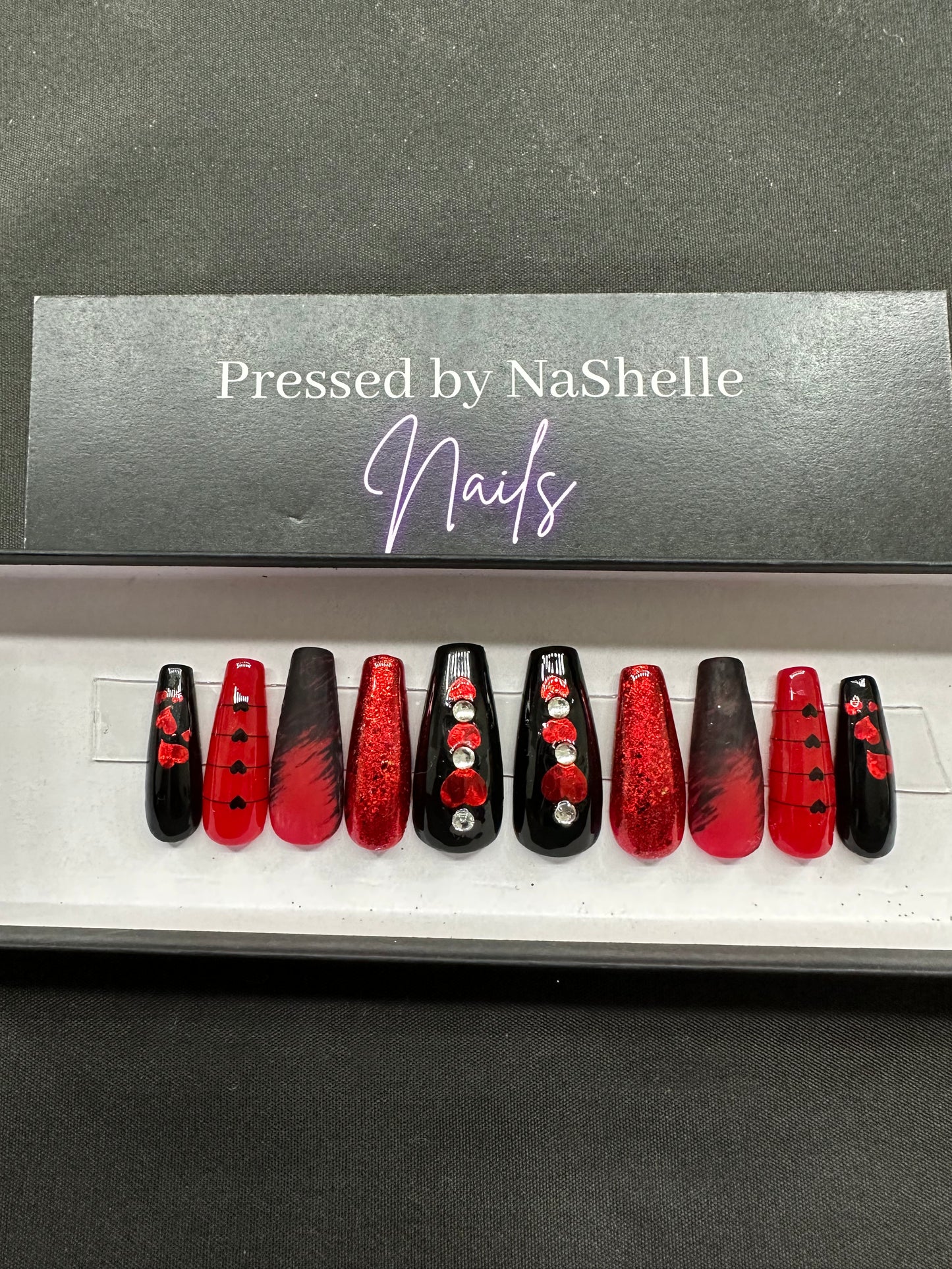 Press on nails