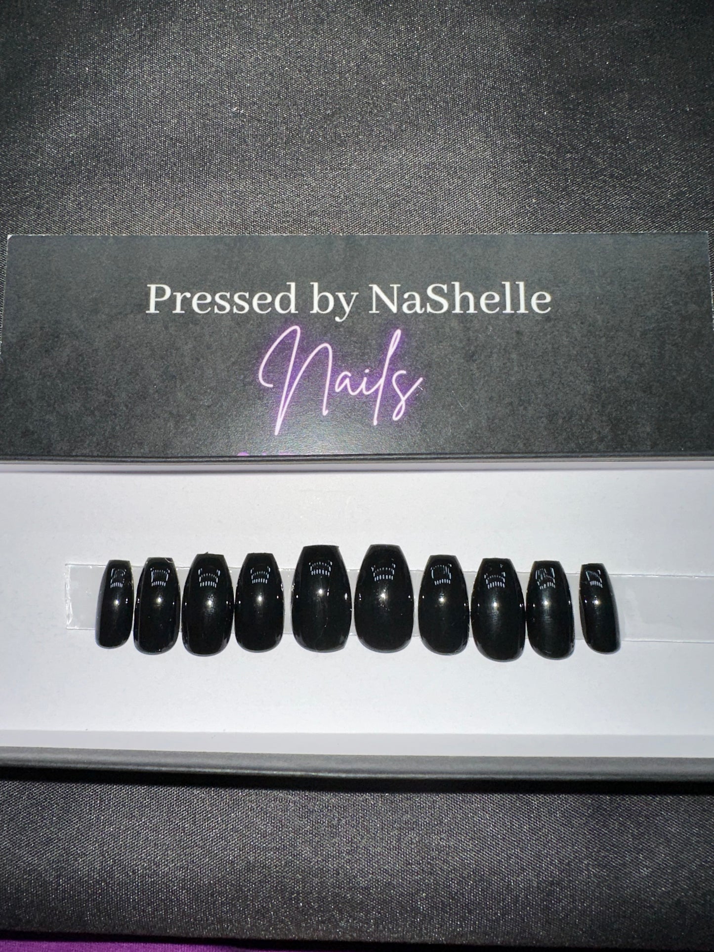 Press on nails