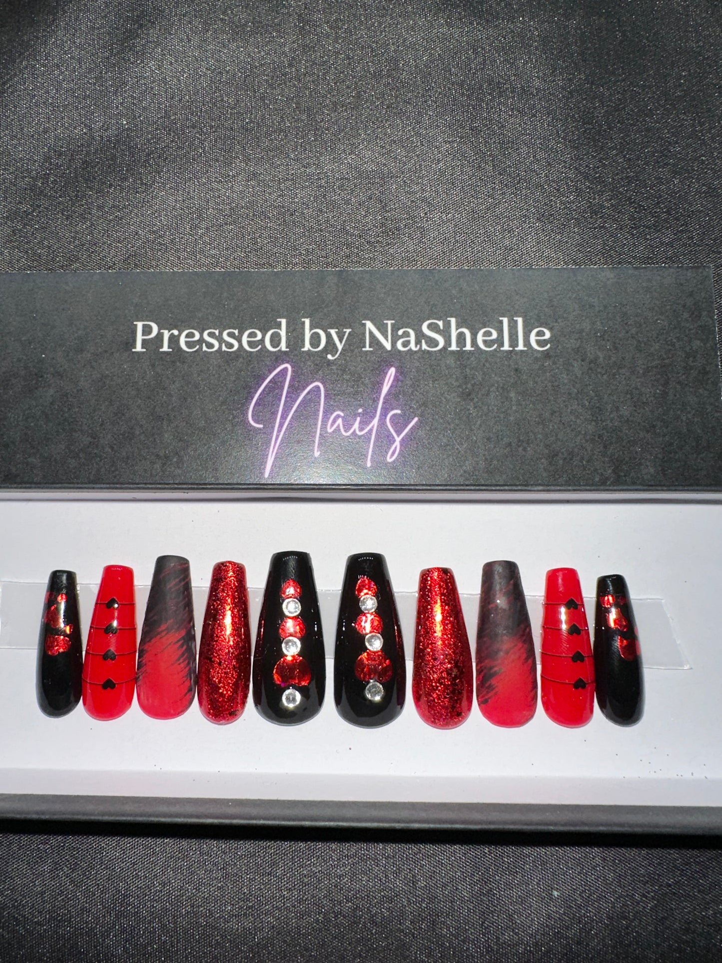 Press on nails